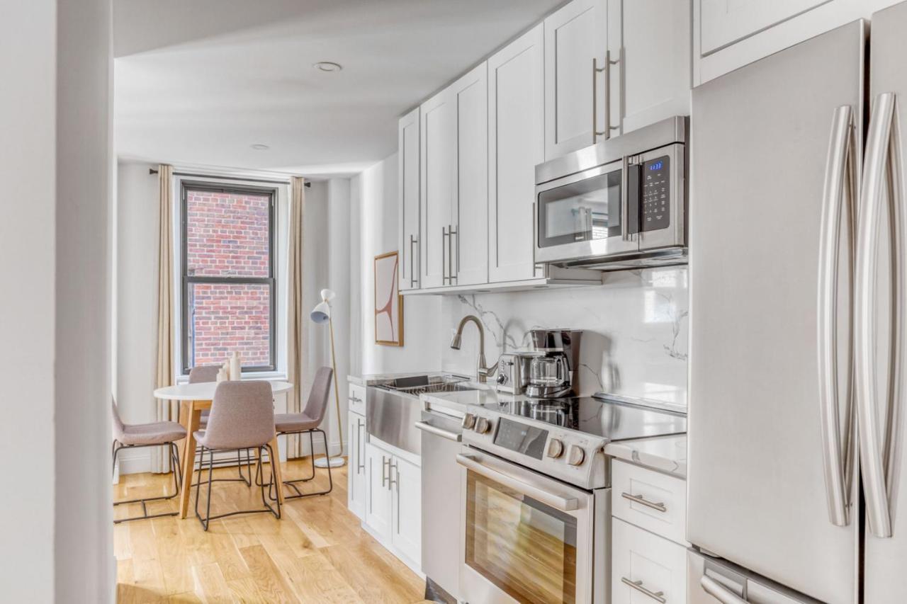 Midtown 2br W Doorman Wd Nr Grand Nyc-775 *